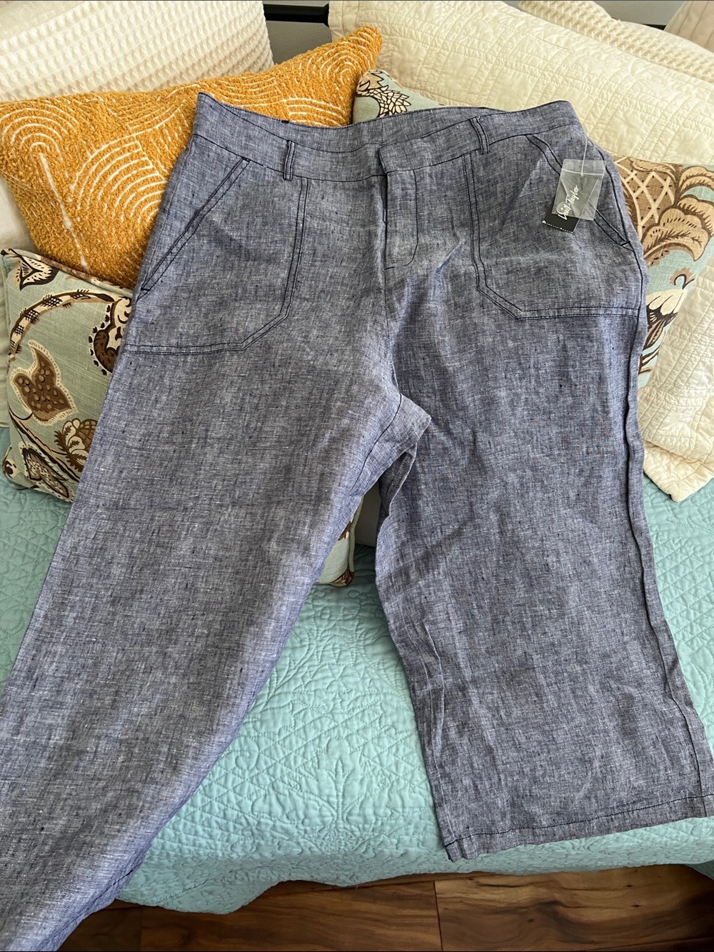 Lightweight  100% Linen cropped Pants in Heathered/denim Blue size 10 NEW